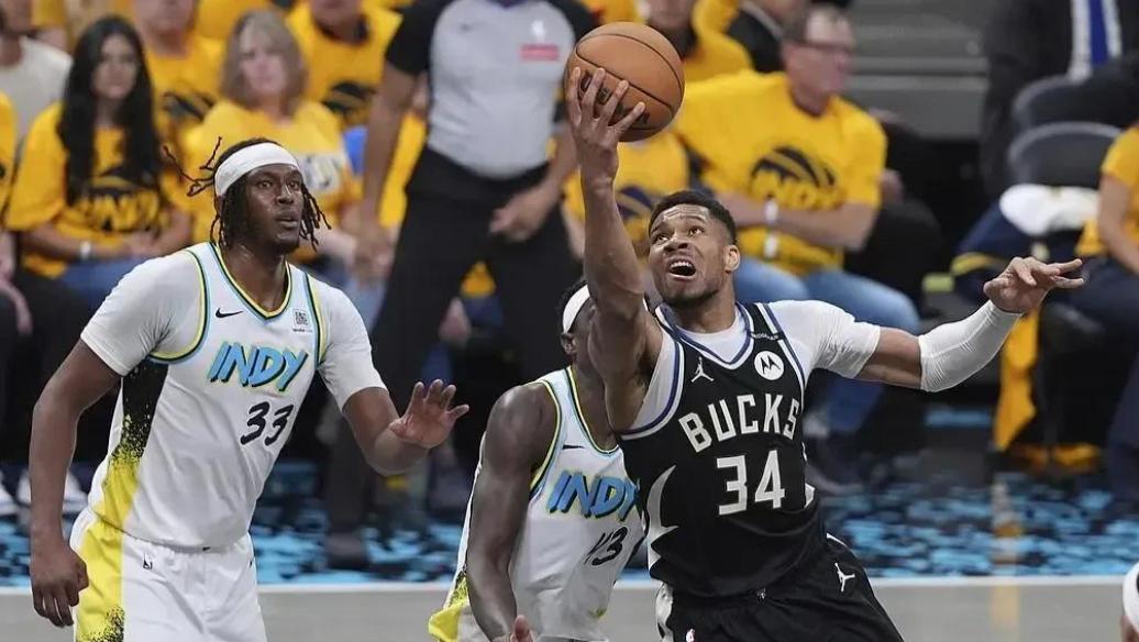 爱游戏-转折点！密尔沃基雄鹿绝杀压哨，NBA总决赛今夜攻防权衡，球迷炸锅，轮换策略成焦点的简单介绍